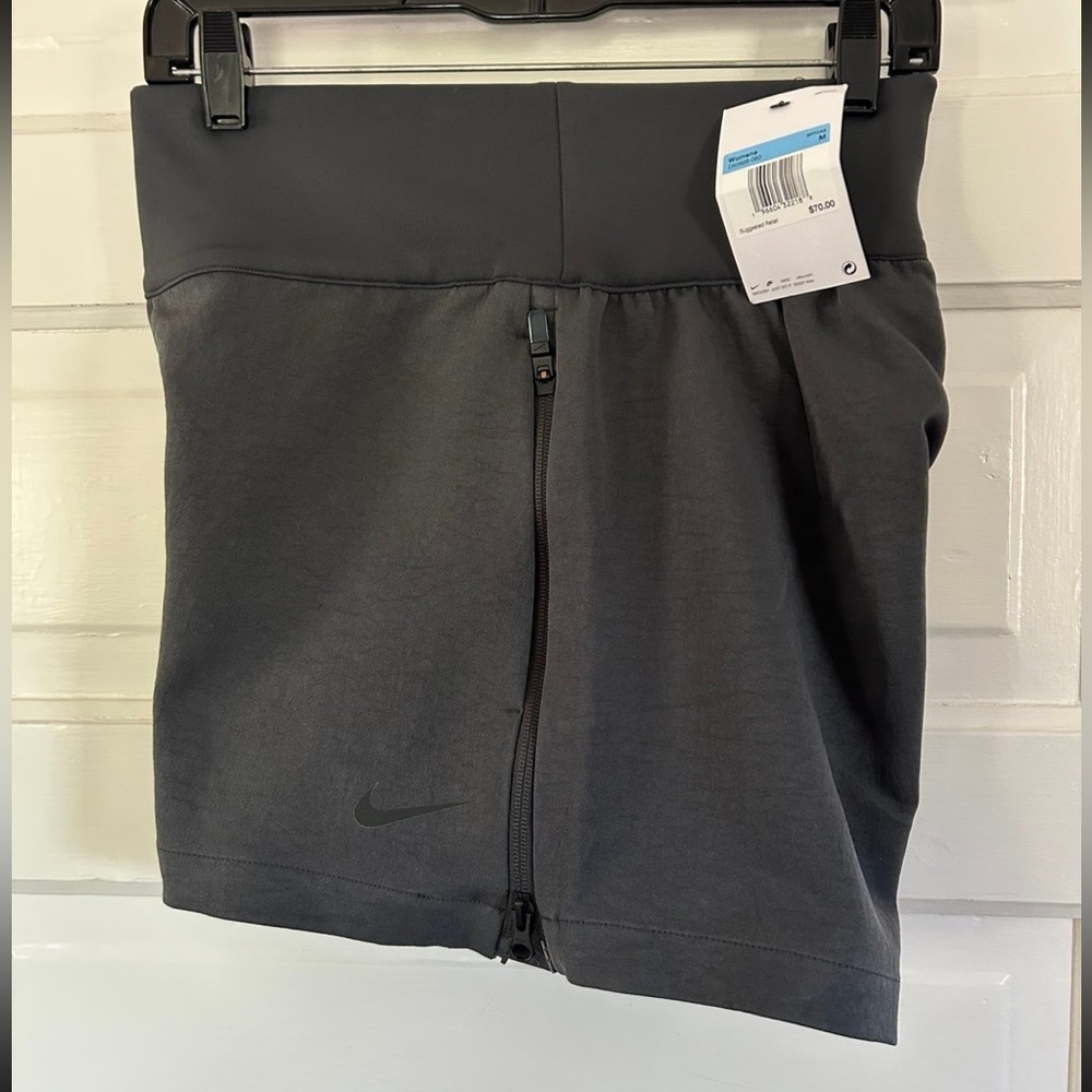 NWT Nike High Waist Gray Shorts with Pockets, Zippers on Side. Size Medium